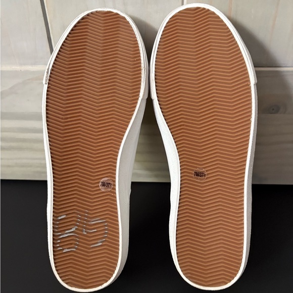 Women's Lucky Brand Dansbey Sneakers - Picture 12 of 14